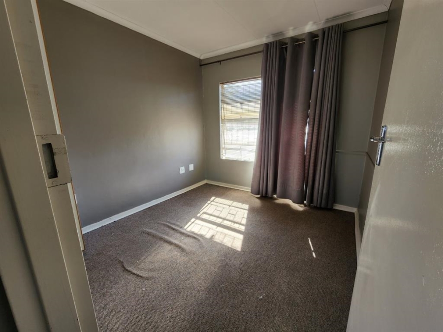 2 Bedroom Property for Sale in Langenhovenpark Free State